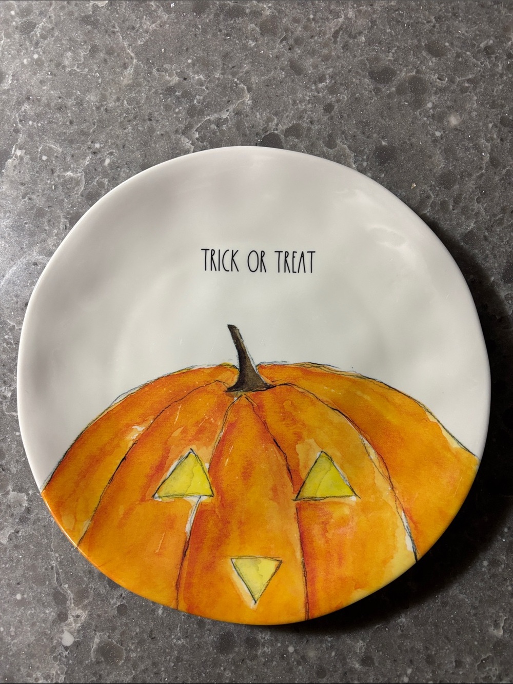 Rae Dunn Halloween 10 in Dinner plates